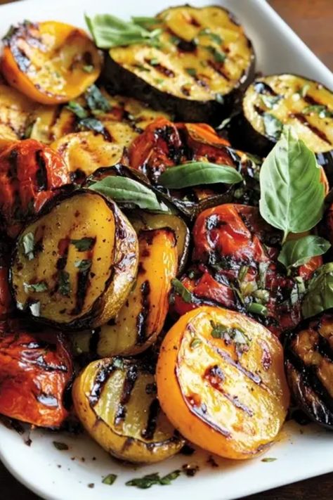 Looking for delicious and healthy grilled veggie recipes? Our collection showcases light, flavorful dishes that are perfect for summer barbecues or weeknight dinners. From smoky grilled peppers to vine-ripened tomatoes and mouth-watering zucchini skewers, these recipes not only celebrate fresh vegetables but are also quick and easy to make. You'll impress your guests with these colorful plates packed with nutrition and taste. Tag this perfect go-to grilling guide and enjoy outdoor meals like never before! Cast Iron Veggies, Barbeque Vegetables, Grilled Vegetables Oven, Healthy Grilled Dinner Ideas, Chargrilled Vegetables, Zucchini Skewers, Grill Pan Recipes, Marinated Grilled Vegetables, Grill Veggies