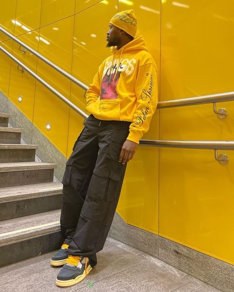 Black And Yellow Outfit Men, Yellow Streetwear Outfit, Yellow Outfit Men, Clothing Styles Men, Black And Yellow Outfit, Yellow Shoes Outfit, Outfit Inspo Men, Streetwear Outfit Men, Outfit Ideas Streetwear