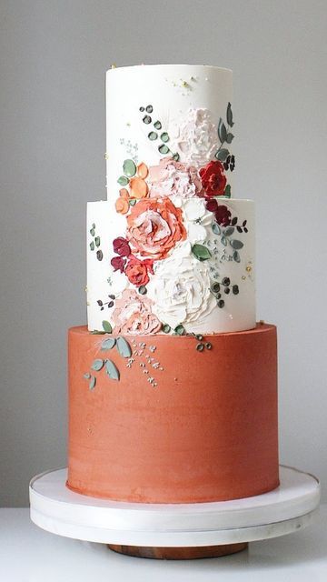 Rust Wedding Cake, Cakes With Icing, Palette Cake, Autumnal Bouquet, Wedding Cake Icing, Terra Cotta Wedding, Soul Cake, Cake Style, Icing Flowers