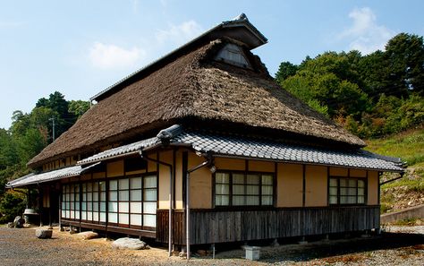 Minka traditional Japanese farmhouse Minka House, Japanese Farmhouse, Japanese House, Traditional Japanese, Japanese Traditional, Gazebo, Outdoor Structures, Farmhouse, Cabin