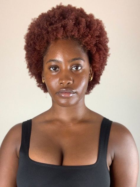 Ginger Hair Black Women Natural Short, Afro Hair Dye, Dark Ginger Hair, Short Dyed Hair, Hair Tint, Ginger Hair Color, Natural Black Women, Pelo Afro, Dyed Natural Hair