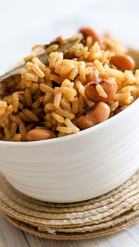 Canned Black Eyed Peas Recipe, Black Eyed Peas And Rice, Cooking Black Eyed Peas, Peas And Rice, Rice Instant Pot, Jamaican Rice, Blackeyed Peas, Black Eyed Peas Recipe, Dietitian Recipes