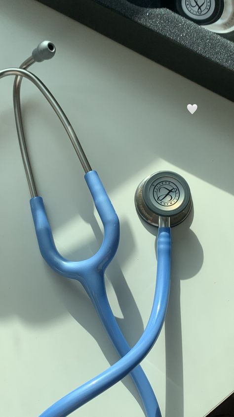 Nurse Assistant Aesthetic, Littmann Stethoscope Aesthetic, Medical Assistant Aesthetic, Midwifery Student, Littmann Stethoscope, Nursing School Motivation, Medical School Life, Medical Student Motivation, Nurse Inspiration