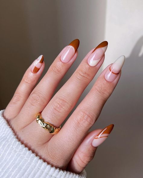 Tiffany Abbigaile Beauty on Instagram: “Mix & Match🐻 ⠀ @the_gelbottle_inc Woody & Vanilla, BIAB 17 @asos Ring @zara Shirt My recreation of a beautiful set by @nailartbyqueenie ✨” Hailey Bieber Tortoise Nails, Brown Abstract Acrylic Nails, Almond Nails Tortoise, Hailey Beiber Nails Trend Brown, Brown Swirly Acrylic Nails, Brown Nail Art, Cheap Nail Art, Gel Set, Cheap Nail