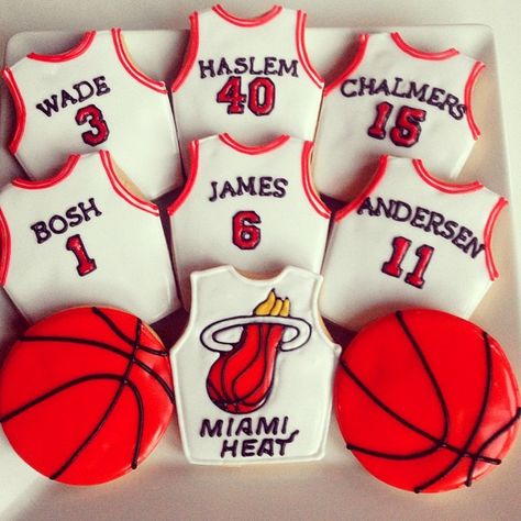 https://flic.kr/p/huMFUP | Miami Heat Cookies #cookiecouture #basketballcookies #miamiheatcookies Miami Heat Party Decorations, Miami Heat Birthday Cake, Miami Heat Birthday Party Ideas, Miami Heat Party, Miami Heat Cake, Basketball Cookies, Movie Themed Party, Pool Party Decorations, Cake Stuff