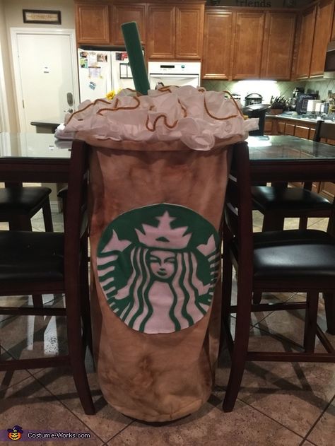 Coffee Cup Costume, Unique Valentine Box Ideas, Iced Caramel Latte, Starbucks Birthday Party, Costume Last Minute, Girls Valentines Boxes, Starbucks Party, Valentine Boxes For School, Kids Valentine Boxes