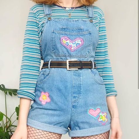 cute overalls Cute Eccentric Outfits, Gabby Kinney, Kawaii Overalls, Dungarees Outfits, Overalls Outfits, Kristina Webb, Look 80s, Outfits Fo, Cute Overalls