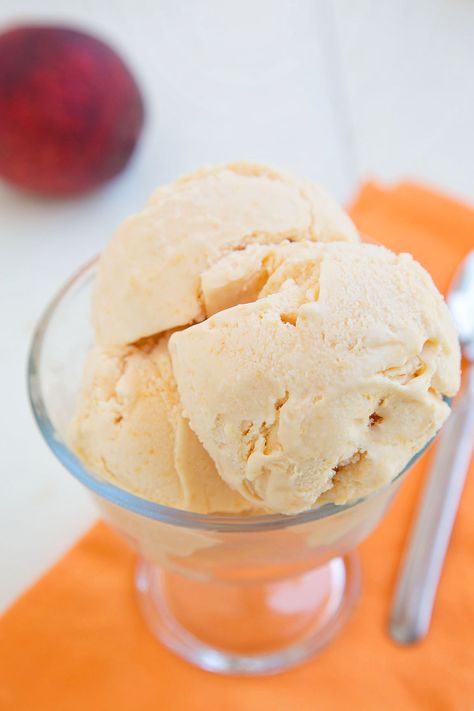 peaches and cream gelato Hazelnut Gelato Recipe, Gelato Recipes, How To Make Gelato, Peach Ice Cream Recipe, Homemade Peach Ice Cream, Pistachio Gelato, Gelato Recipe, Gelato Ice Cream, Peach Ice Cream