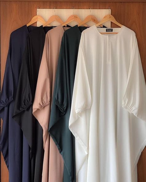 Islamic Outfits For Women, A Line Skirt Outfits, Modest Dresses Fashion, Butterfly Style, Mode Abaya, Women Dresses Classy, Modest Dresses Casual, Modesty Fashion, Muslim Fashion Outfits