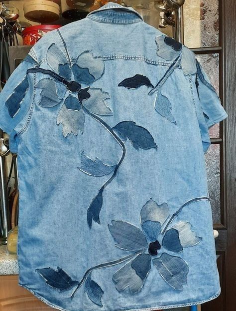 Vestiti In Jeans, Denim Applique, Quilted Clothing, Denim Art, Creative Textiles, Denim Inspiration, Denim Ideas, Applique Shirts, Denim Crafts