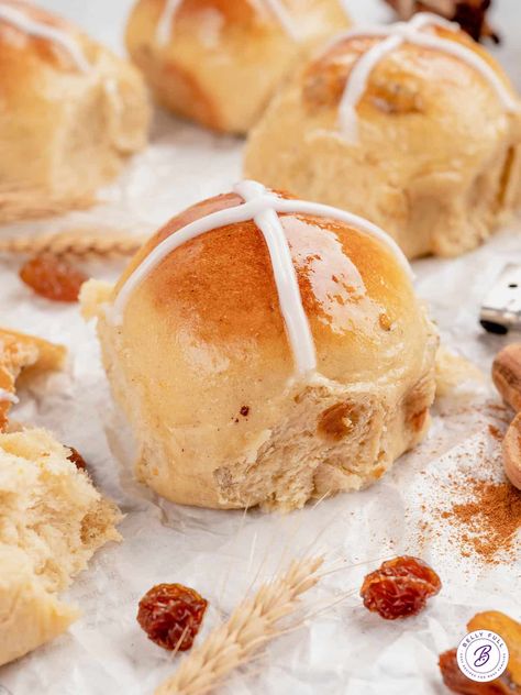 Homemade Salisbury Steak, Easter Buffet, Bacon Wrapped Chicken Bites, Easter Foods, Hot Cross Buns Recipe, Pizza Dough Recipe Easy, Easy Pizza Dough, Buns Recipe, Orange Glaze