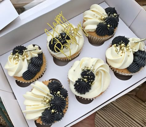 Black Theme Cupcakes, Black Gold Cupcakes Ideas, 70 Birthday Cupcake Ideas, White Black And Gold Cupcakes, Yellow And Black Cupcakes, 60th Cupcakes For Men, 80th Birthday Cupcakes For Men, Black And Gold Cupcakes For Men, 1920s Cupcakes