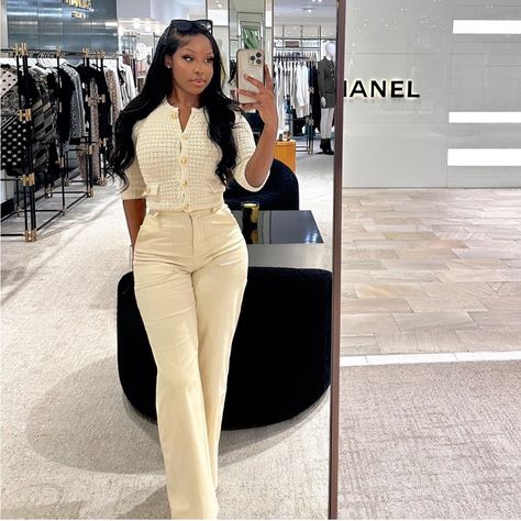 Bloggers Favorite Black Corporate Baddie, Elegant Outfit Classy Rich, Shein Work Outfits, Cute Professional Outfits, Corporate Baddie, Business Professional Outfits, Fashionable Work Outfit, Corporate Attire, Professional Outfits Women