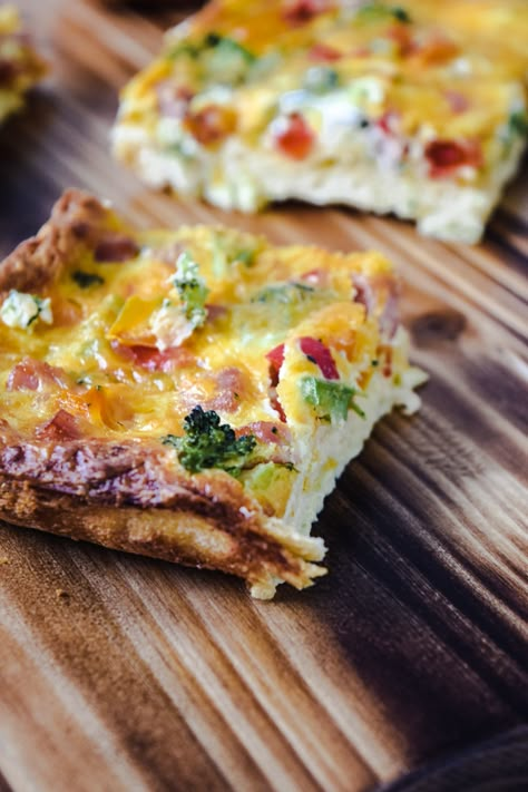 Quiche Using Crescent Rolls, Quiche Made With Crescent Rolls, Quiche Recipes Croissant Crust, Breakfast Pie Quiche, Croissant Crust Quiche, Brunch Crescent Roll Recipes, Crescent Dough Breakfast Recipes, Quiche With Crescent Roll Crust, Dough Sheet Breakfast Recipes