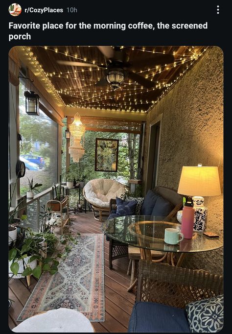 Sunroom Inspiration Cozy, Cozy Porch Ideas, Uni Apartment, Sunroom Inspiration, Homey Touches, Cozy Sunroom, Dream House Bedroom, Aesthetic Scenery, Patio Style