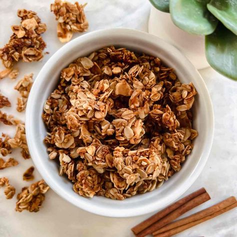 Easy Chunky Homemade Granola Sausage Kale Pasta, Chunky Granola, Prep Food, Baked Fruit, Love Store, Quick Oats, Homemade Granola, Recipe Roundup, Dessert Appetizers