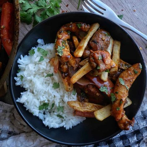 Pollo Saltado Pollo Saltado Recipe, Aji Amarillo Paste, Pollo Saltado, Cooking French Fries, Basil Pesto Chicken, Peruvian Chicken, Apple Cider Vinegar Chicken, Peruvian Dishes, Pasta Side Dishes