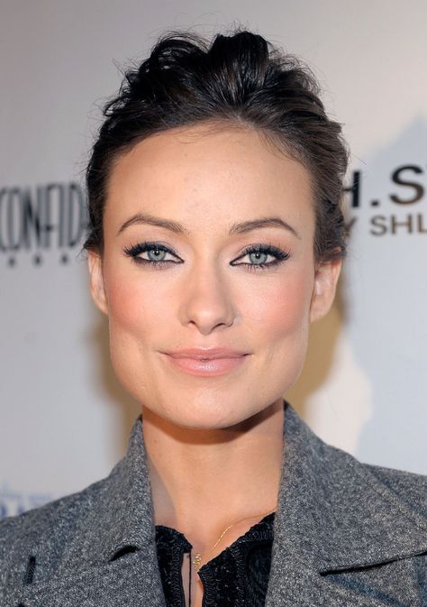 Olivia Wilde's makeup Celebrity Makeup Looks, Celebrity Faces, Olivia Wilde, Square Faces, Gorgeous Eyes, Celebrity Makeup, Beauty Inspiration, Beautiful Eyes, Dark Hair