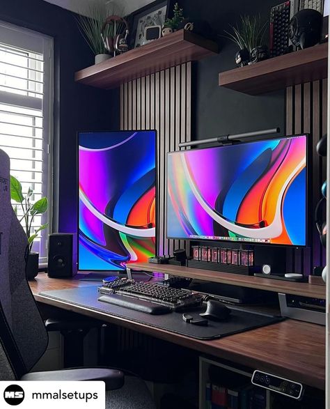 Best Dual Monitor Setup, Calm Workspace, Computer Desk Organization, Gaming Computer Room, Minimalist Workspace, Workspace Setup, Desk Monitor, Monitor Setup, Desk Workspace