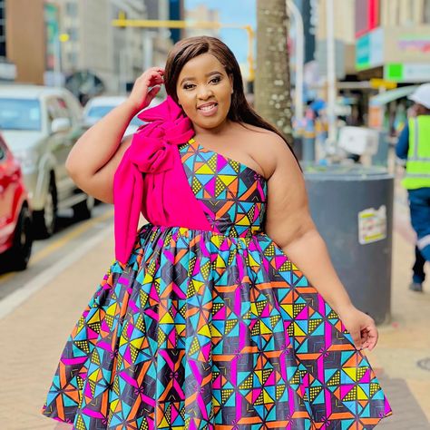 Kitenge Round Dress Designs, One Hand Dress, Kitenge Fashion For Pregnant Women, Kitenge Designs For Pregnant Women, African Dresses For Pregnant Ladies, Ankara Dress For Pregnant Women, Dress For Chubby Ladies, Dress For Chubby, Chitenge Outfits