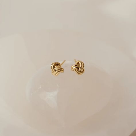 Love Knot Earrings Dainty Stud Earrings Minimalist Knot | Etsy Vietnam Lovers Knot, Meaningful Symbols, Gold Knot Earrings, Unique Gold Jewelry Designs, Pretty Ear Piercings, Knot Stud Earrings, Knot Studs, Dainty Studs, Knot Earrings