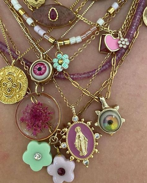 Colourful Jewellery Aesthetic, Luna Lovegood Harry Potter, 2000s Jewelry, Luna Lovegood, Dope Jewelry, Harry Potter Series, Funky Jewelry, Jewelry Lookbook, Stacked Jewelry