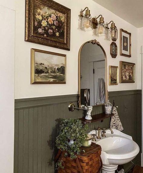 Elegant Bathroom Ideas, Ideas Habitaciones, Casa Vintage, Bathroom Idea, Elegant Bathroom, Dream House Interior, Vintage Bathroom, Decor Trends, House Bathroom