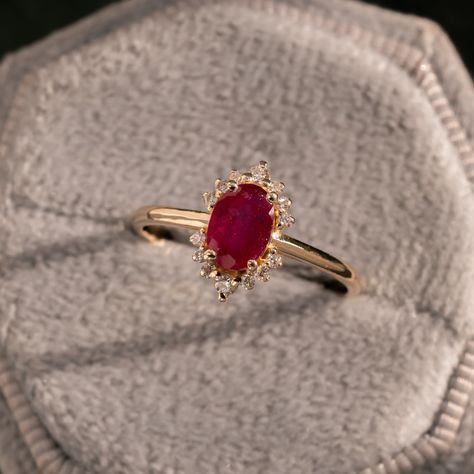 Gemstone Engagement Rings Ruby, Gold Ruby Engagement Rings, Ruby Engagement Ring With Diamonds, Oval Engagement Ring Ruby, Vintage Engagement Rings Ruby Red Stones, Rubi Gold Ring Designs, Ruby Stone Engagement Ring, Yellow Gold Ruby Engagement Ring, Ruby Gold Wedding Ring