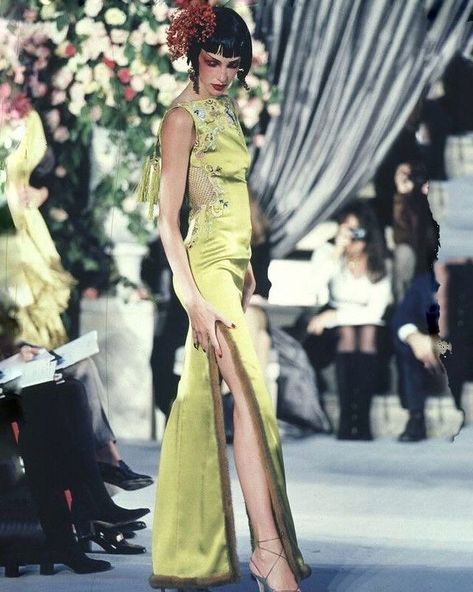 ika | Dior Haute Couture by John Galliano SS1997 Debbie Deitering wearing “Absinthe” embroidered silk satin Chinoiserie evening ensemble. This… | Instagram John Galliano Dior Haute Couture, Vintage Dresses Aesthetic, Dior Couture Gowns, Chartreuse Dress, Galliano Dior, Dior Gown, Dior Collection, 90s Runway Fashion, Runway Fashion Couture