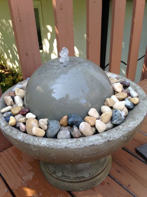 Garden Fountain Ideas, Yard Fountain, Bird Fountain, Concrete Fountains, Fountain Ideas, Diy Water Fountain, Diy Garden Fountains, Fountains Backyard, Bird Bath Fountain