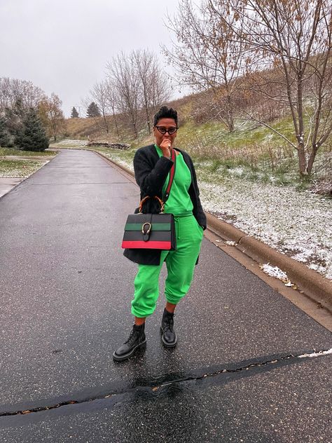 Green Sweatsuit Outfit, Green Joggers Outfit Casual, Green Joggers Outfit, Jogger Outfit Casual, African Festival, Sweatsuit Outfit, Rich Auntie, Midlife Fashion, Chic Clothing Style