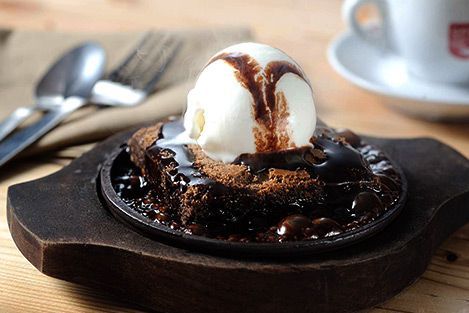 Sizzling Brownies Recipe Sizzler Brownie With Ice Cream, Desserts Photoshoot, Brownie Sizzler, Utensils Photography, Brownie With Ice Cream, Sizzling Brownie, Sizzler Recipes, Dark Chocolate Ice Cream, Brownie Sundae