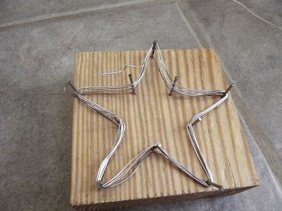 Morning by Morning Productions: Wire Star Ornaments Barb Wire Crafts, Wire Hanger Crafts, Barbed Wire Art, Wire Star, Art Fil, Copper Wire Art, Wire Ornaments, Hanger Crafts, Wire Art Sculpture