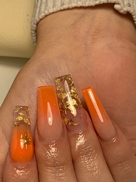 Orange Bday Nails, Gold Orange Nails, Orange And Gold Nail Designs, Gold And Orange Nails, Orange Holiday Nails, Orange Nails Aesthetic, Orange Gold Nails, Orange And Gold Nails, Orange Acrylic Nails