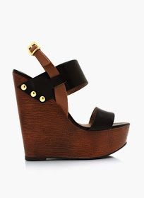 Wedges are SO cute! A fun and "safer" alternative to sky high heels, they can almost feel like you're wearing flats if you get the right pa... Elevated Style, Black Wedges, Shoe Closet, Summer Sandals, Girl Shoes, Crazy Shoes, Pretty Shoes, Shoe Obsession, Shoe Lover