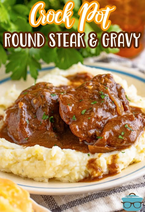 Crock Pot Round Steak and Gravy - The Country Cook Beef Top Round Steak Recipes Crock Pots, Bottom Round Steak Recipes Crock Pot, Crock Pot Round Steak, Tenderized Round Steak Recipes, Crockpot Round Steak Recipes, Round Steak And Gravy, Beef Round Steak Recipes, Round Steaks, Crockpot Steak Recipes