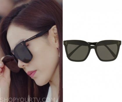 GENTLE MONSTER Her 01 square-frame sunglasses Gentle Monster Her 01, Korean Sunglasses, Gentle Monster Sunglasses, Diy Fashion Projects, Gentle Monster, Kpop Idols, Retro Sunglasses, Black Sunglasses, Pattern Mixing