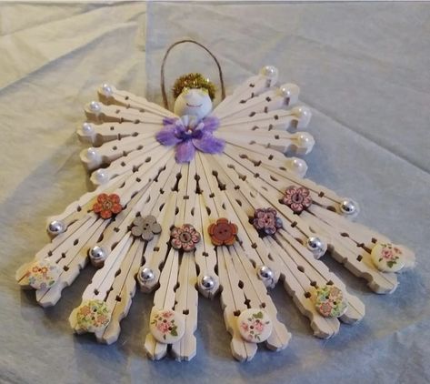 Clothes Pin Ornaments, Clothespin Crafts Christmas, Clothespin Diy Crafts, Clothespins Diy, Wooden Clothespin Crafts, Clothespin Art, Christmas Angel Crafts, Christmas Clothespins, Cross Crafts