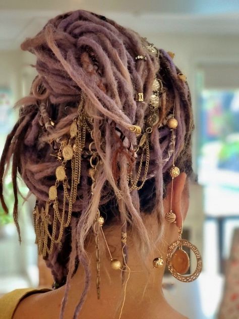 Hair Color Remix: Unexpected Combinations for a Fresh Twist Dreadlock Wedding Styles, Decorated Dreadlocks, Wedding Dreadlock Hairstyles, Dreadlock Wedding, Dreadlock Updos, Dreadlock Wedding Hairstyles, Short Haircut Tutorial, Short Haircut For Women, Skirts Design