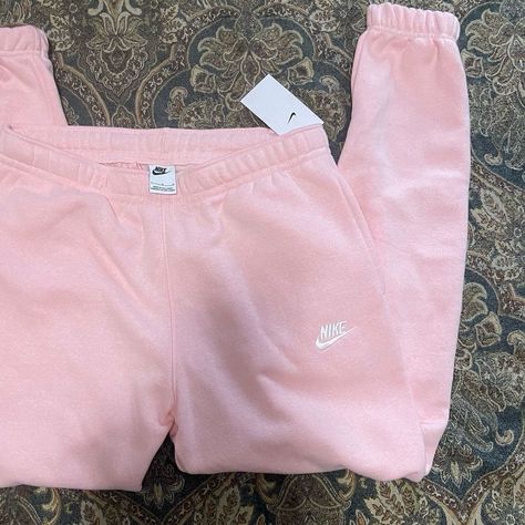 ￼ ￼ ￼ ￼ Pink Nike Sweatpants, Nike Hoodie Outfit, Nike Yoga Pants, Plus Size Sportswear, Fitness Wear Outfits, Nike Sweats, Simple Fits, Nike Joggers, Cute Lazy Outfits