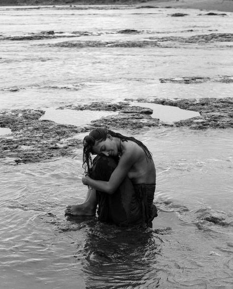 Beach Rain Photoshoot, River Photoshoot, Rainy Photoshoot, Wolf Woman, Beach Rain, Water Shoot, Dance Photography Poses, Girl In Water, Stormy Sea