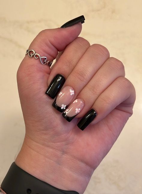 Black French Tip With Pink Flowers, Black French Tip With Butterfly, Black French With Flowers, Prom Nail Ideas Black, Black Nail Designs With Flowers, Short Square Black French Tip Nails Designs, Black Nails With Flower Design, Black French Tips Nails, Black Nails With Flowers