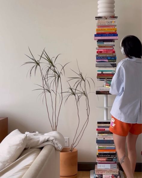 Story Bookcase, Bookshelves Styling, 2023 Decor, Girl Apartment, Shop Story, Principles Of Design, Future Apartment, Apartment Decor Inspiration, Loft Apartment