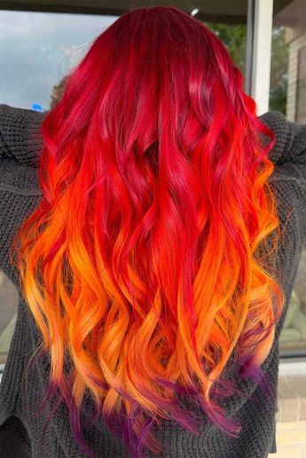 How To Choose The Best Color Of Red Hair For Your Skin Tone ★ Autumn Red Hair Color Hues Sunset Hair Dye, Vibrant Red Hair Color Ideas, Fire Colored Hair, Autumn Red Hair Color, Flame Red Hair Color, Fun Red Hair Color Ideas, Fun Red Hair, Autumn Red Hair, Red And Ginger Hair