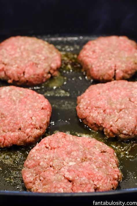 Electric Skillet Hamburgers Electric Frying Pan Recipes, Fry Pan Recipes, Blue Cheese Burgers Recipes, Electric Skillet Meals, Whiskey Burger, Best Cheeseburger Recipe, Burger Sauces, Frying Pan Recipes, Salisbury Steaks