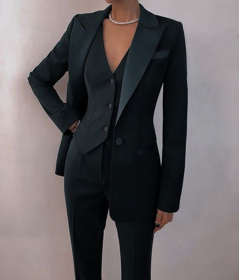 00s Mode, Woman Suit Fashion, Prom Outfits, Mode Inspo, Looks Chic, Work Outfits Women, Formal Outfit, Fancy Outfits, Professional Outfits