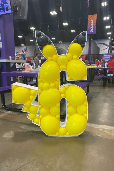 Pikachu Balloon, Pokemon Balloons, Pokemon Party Decorations, Pikachu Party, Mosaic Balloon, Pokemon Birthday Cake, Balloon Mosaic, Kids Birthday Party Decorations, Balloons Ideas