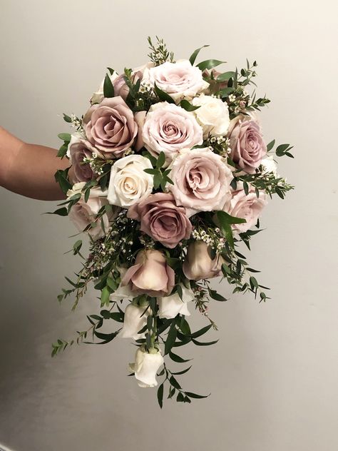 Wedding Bouquets Dusty Rose, Wedding Bouquet Real Flowers, Simple Beach Wedding, Cascading Bridal Bouquets, Mauve Wedding, Bridal Bouquet Flowers, Dusty Rose Wedding, Rose Wedding Bouquet, Wedding Theme Colors