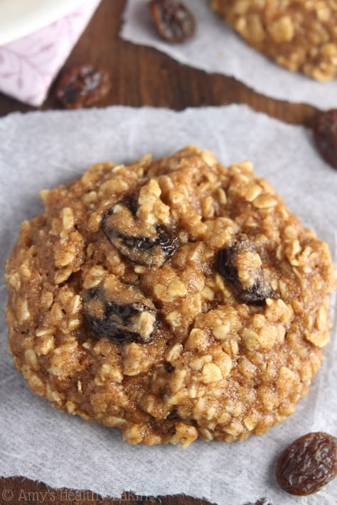 Soft Chewy Oatmeal Raisin Cookies, Clean Eating Oatmeal, Oatmeal Raisin Cookies Healthy, Chewy Oatmeal Raisin Cookies, Snacks Diy, Cookie Recipe Video, Pudding Chia, Cookie Recipes Oatmeal Raisin, Oatmeal Raisin Cookies Chewy