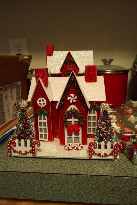 Diy Painted Christmas Village Houses, Christmas Decorations Diy Crafts, Diy Christmas Village, Christmas Houses, Christmas Village Houses, Christmas Village Display, Fun Christmas Decorations, Christmas Gingerbread House, Christmas Decorations For The Home